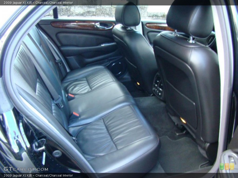 Charcoal/Charcoal Interior Photo for the 2009 Jaguar XJ XJ8 #40273366