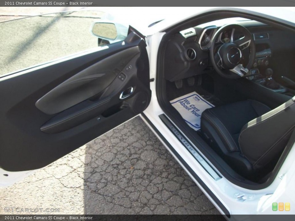 Black Interior Photo for the 2011 Chevrolet Camaro SS Coupe #40275490
