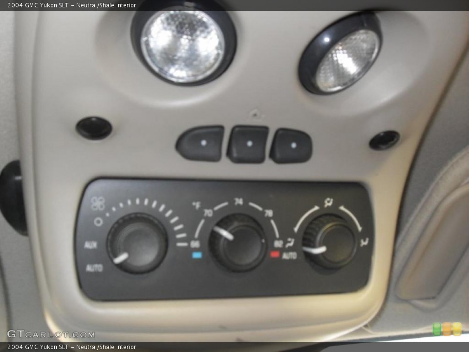 Neutral/Shale Interior Controls for the 2004 GMC Yukon SLT #40277494