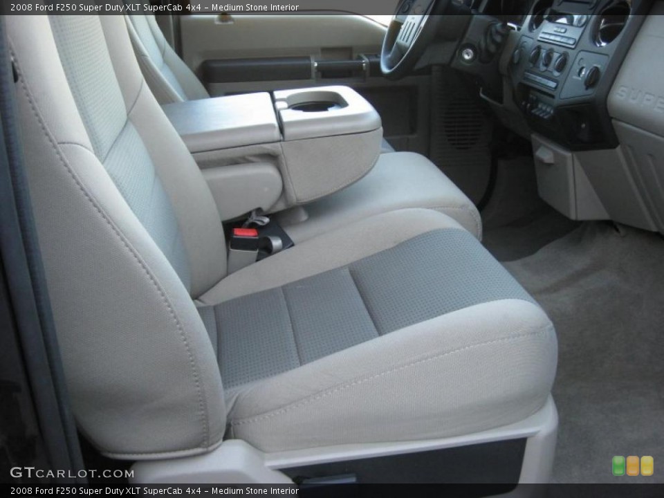Medium Stone Interior Photo for the 2008 Ford F250 Super Duty XLT SuperCab 4x4 #40282658
