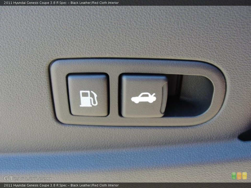 Black Leather/Red Cloth Interior Controls for the 2011 Hyundai Genesis Coupe 3.8 R Spec #40289602