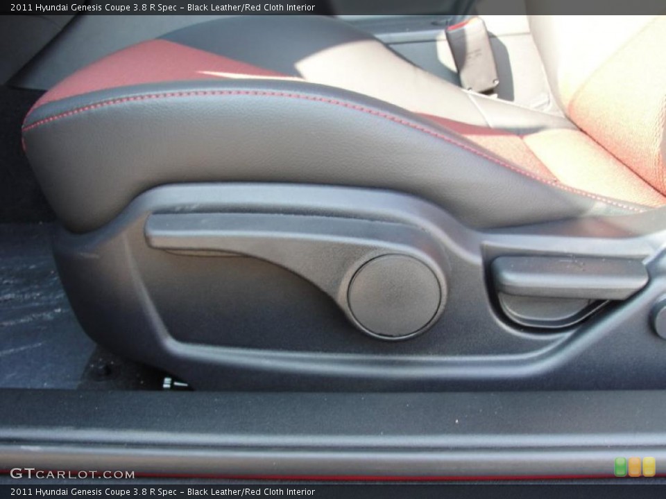 Black Leather/Red Cloth Interior Photo for the 2011 Hyundai Genesis Coupe 3.8 R Spec #40289634