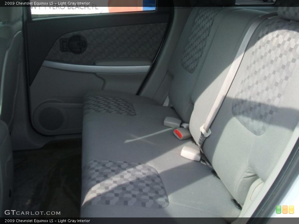 Light Gray Interior Photo for the 2009 Chevrolet Equinox LS #40293631