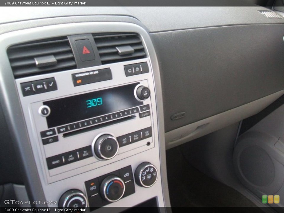 Light Gray Interior Controls for the 2009 Chevrolet Equinox LS #40293751