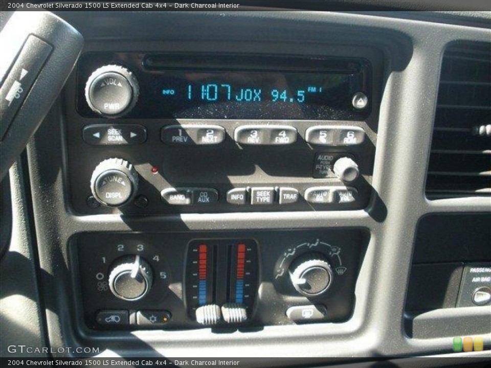 Dark Charcoal Interior Controls for the 2004 Chevrolet Silverado 1500 LS Extended Cab 4x4 #40298011
