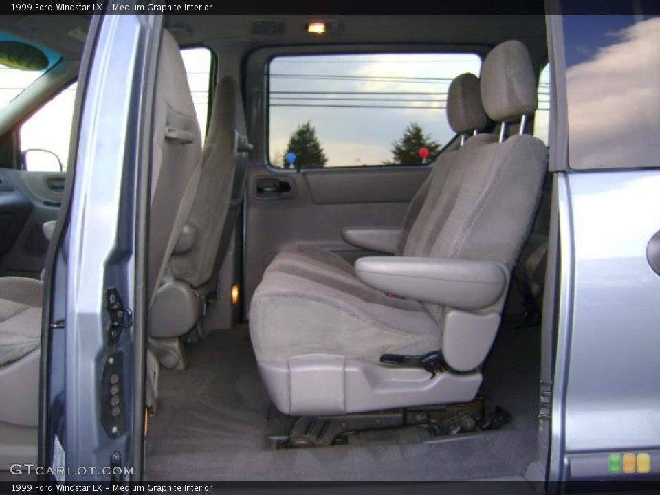 Medium Graphite Interior Photo for the 1999 Ford Windstar LX #40306528