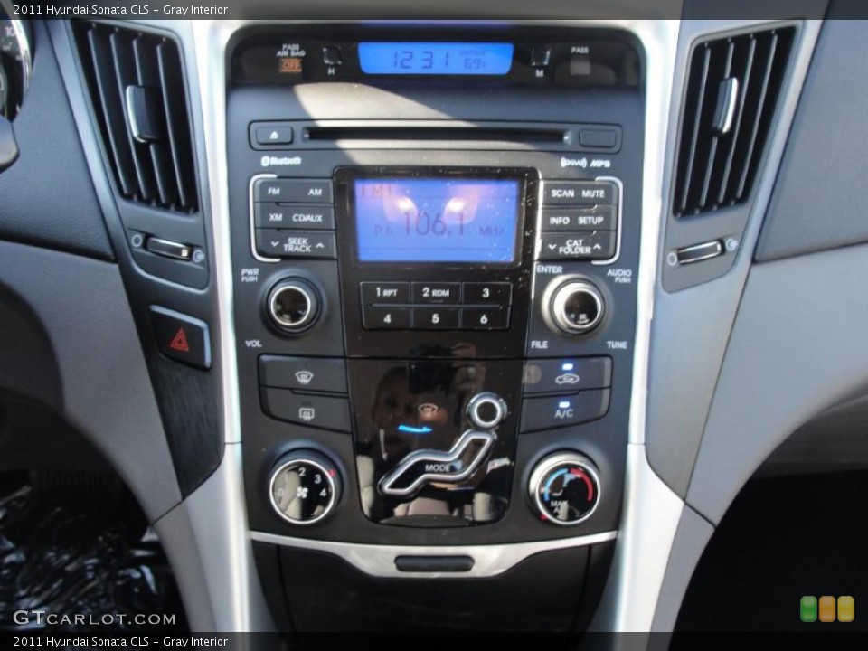 Gray Interior Controls for the 2011 Hyundai Sonata GLS #40306880