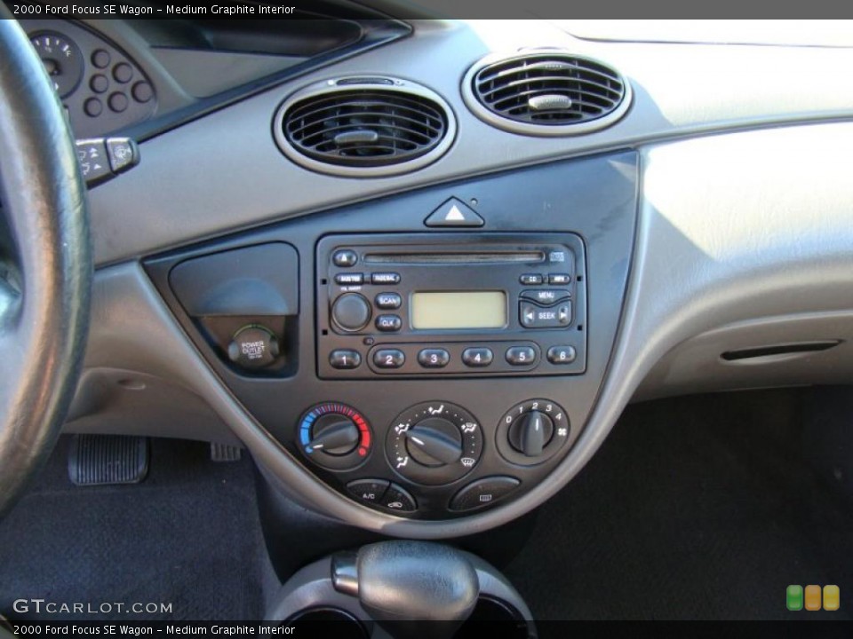 Medium Graphite Interior Controls for the 2000 Ford Focus SE Wagon #40315564