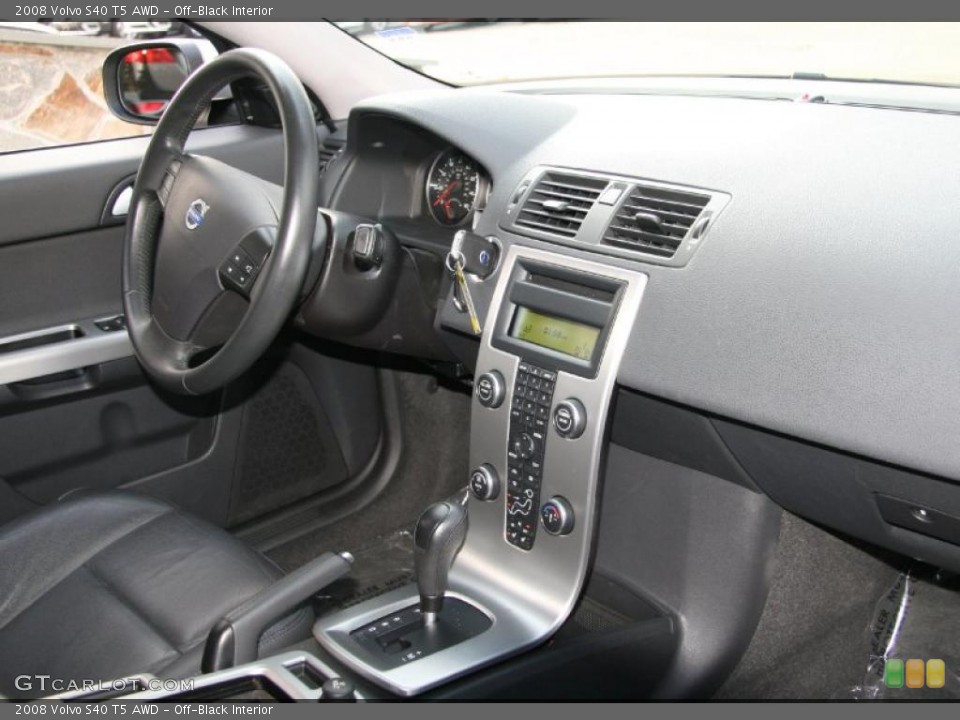 Off-Black Interior Photo for the 2008 Volvo S40 T5 AWD #40317984