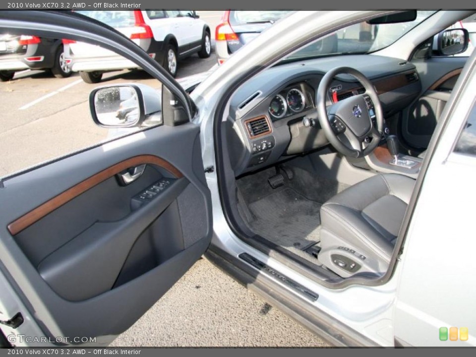 Off Black Interior Photo for the 2010 Volvo XC70 3.2 AWD #40318524