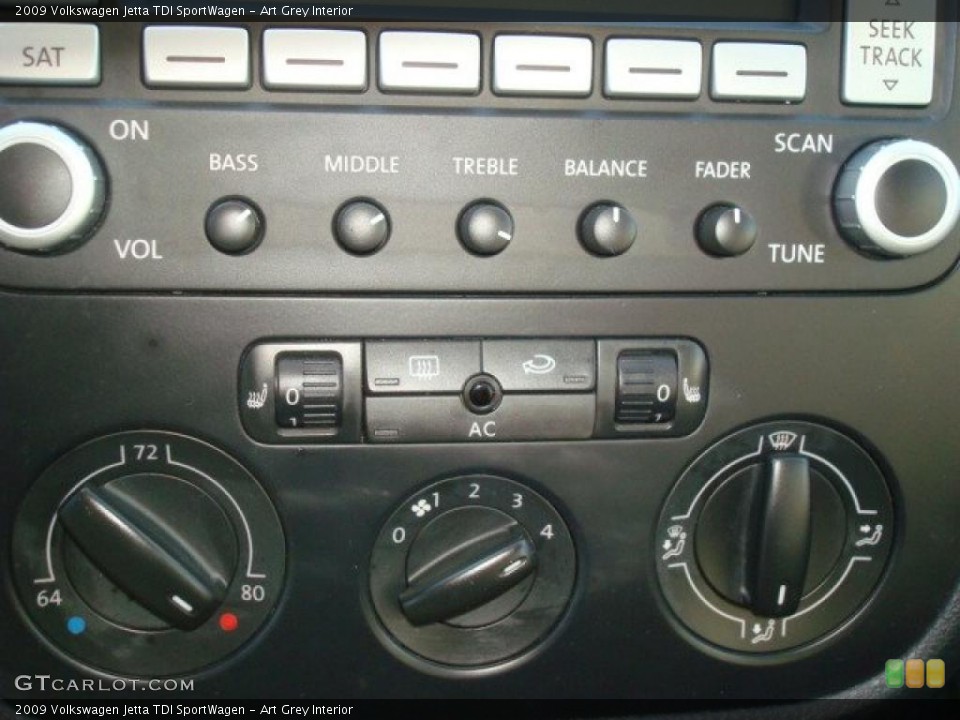 Art Grey Interior Controls for the 2009 Volkswagen Jetta TDI SportWagen #40319316