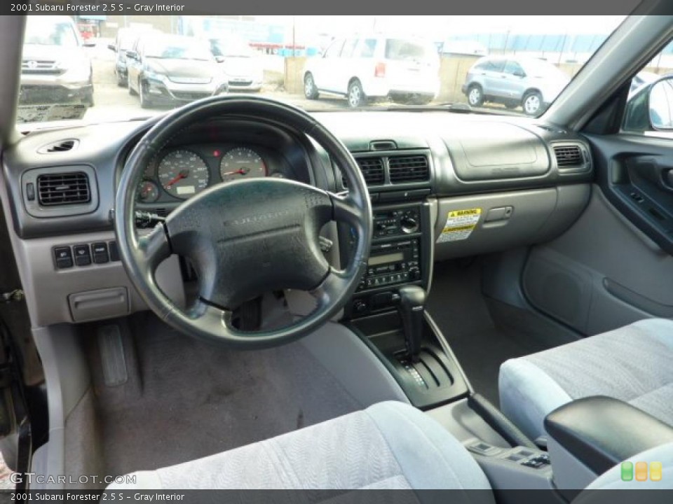 Gray Interior Dashboard for the 2001 Subaru Forester 2.5 S #40320624