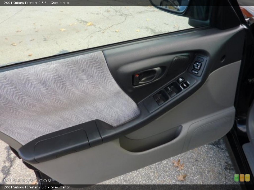 Gray Interior Door Panel for the 2001 Subaru Forester 2.5 S #40320644