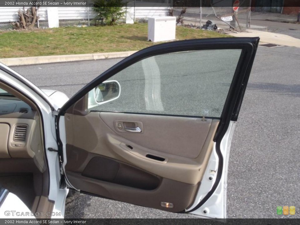 Ivory Interior Door Panel for the 2002 Honda Accord SE Sedan #40328633