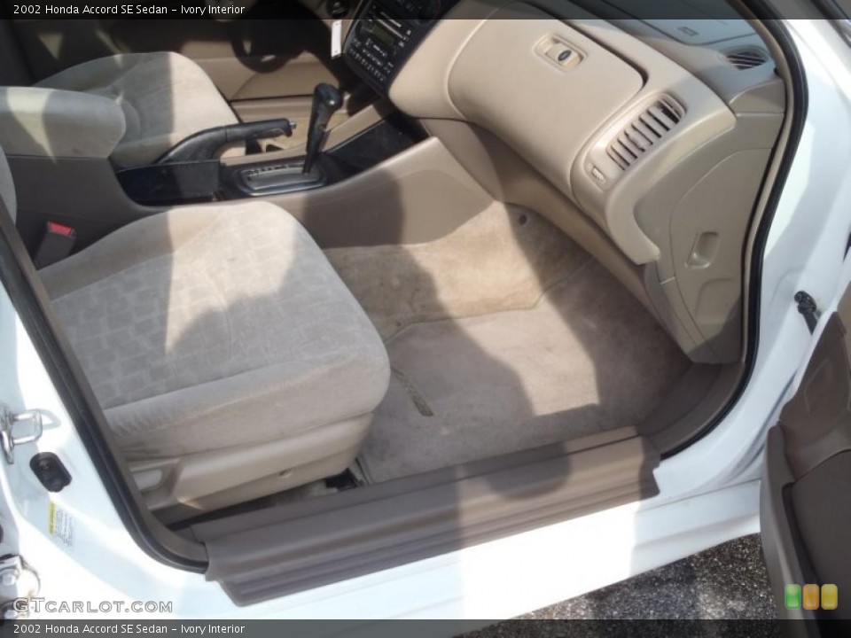 Ivory Interior Photo for the 2002 Honda Accord SE Sedan #40328649