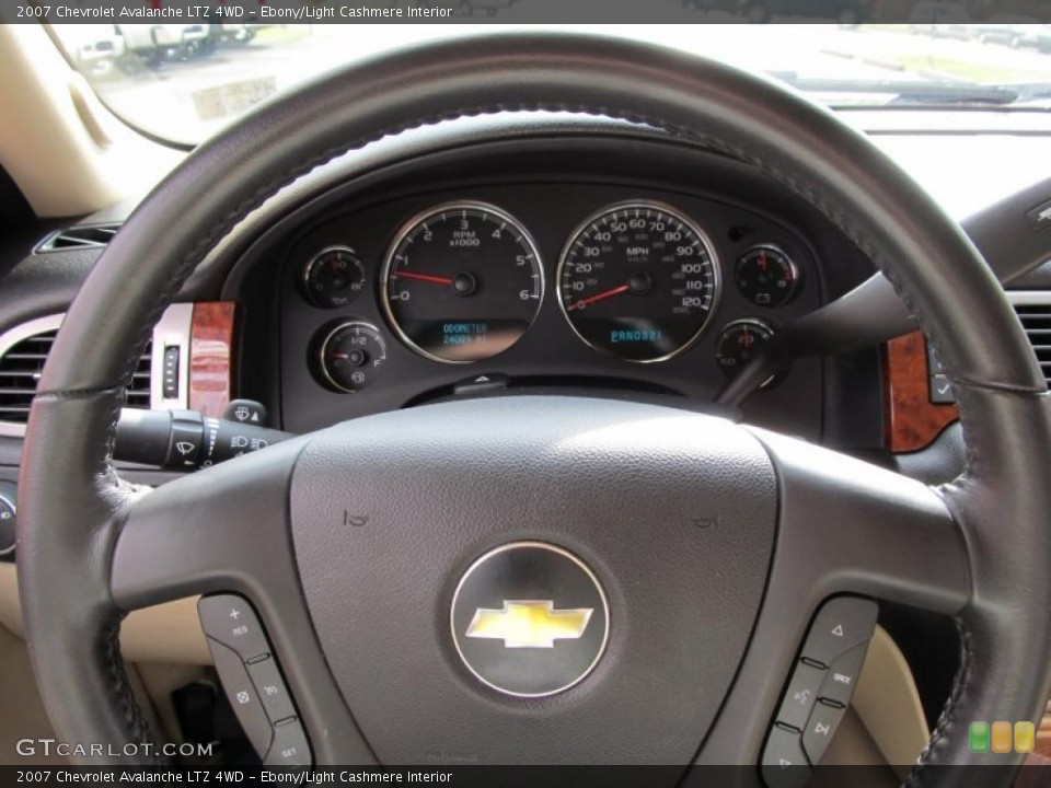 Ebony/Light Cashmere Interior Steering Wheel for the 2007 Chevrolet Avalanche LTZ 4WD #40337078