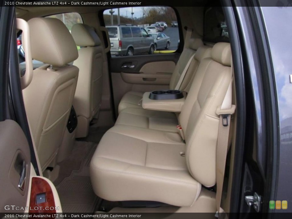 Dark Cashmere/Light Cashmere Interior Photo for the 2010 Chevrolet Avalanche LTZ 4x4 #40340003