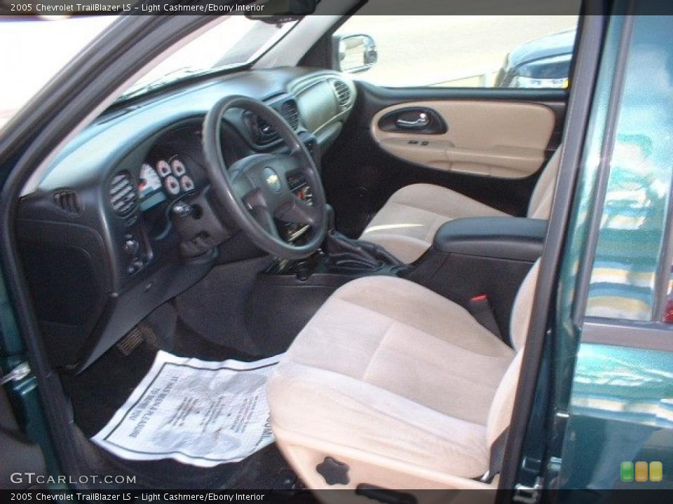 Light Cashmere/Ebony Interior Photo for the 2005 Chevrolet TrailBlazer LS #40342956