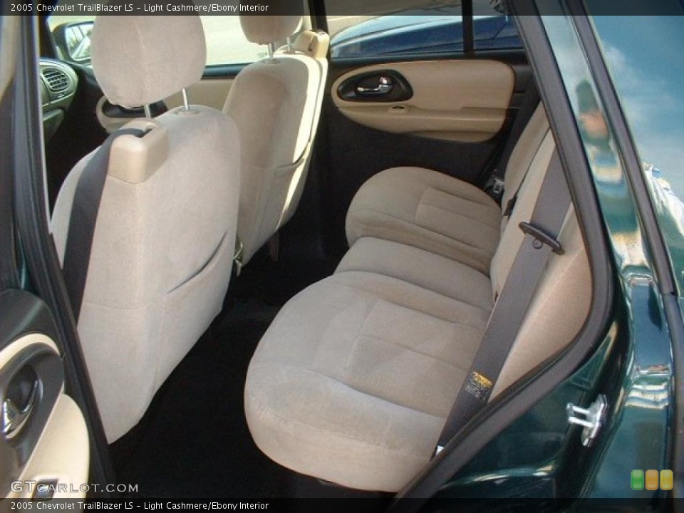 Light Cashmere/Ebony Interior Photo for the 2005 Chevrolet TrailBlazer LS #40342964