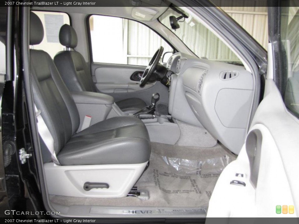 Light Gray Interior Photo for the 2007 Chevrolet TrailBlazer LT #40345210