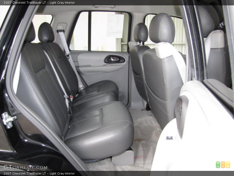 Light Gray Interior Photo for the 2007 Chevrolet TrailBlazer LT #40345222