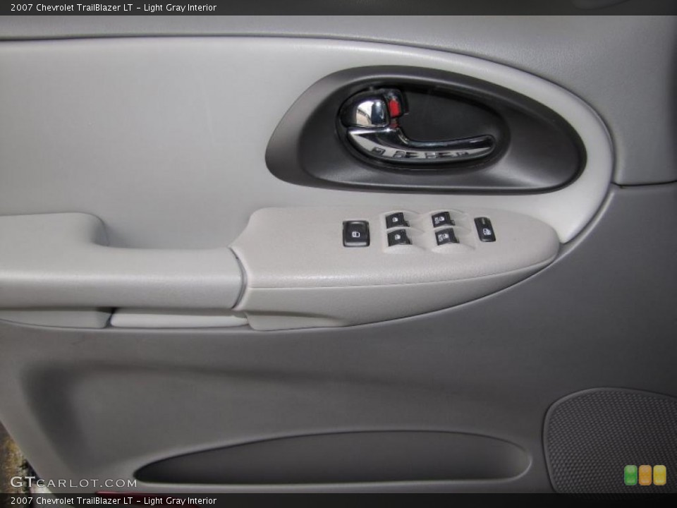 Light Gray Interior Door Panel for the 2007 Chevrolet TrailBlazer LT #40345238