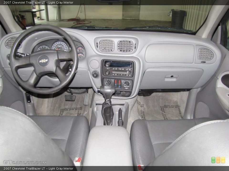 Light Gray Interior Dashboard for the 2007 Chevrolet TrailBlazer LT #40345254