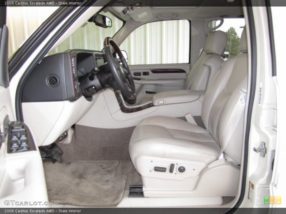Shale Interior Photo for the 2006 Cadillac Escalade AWD #40346170