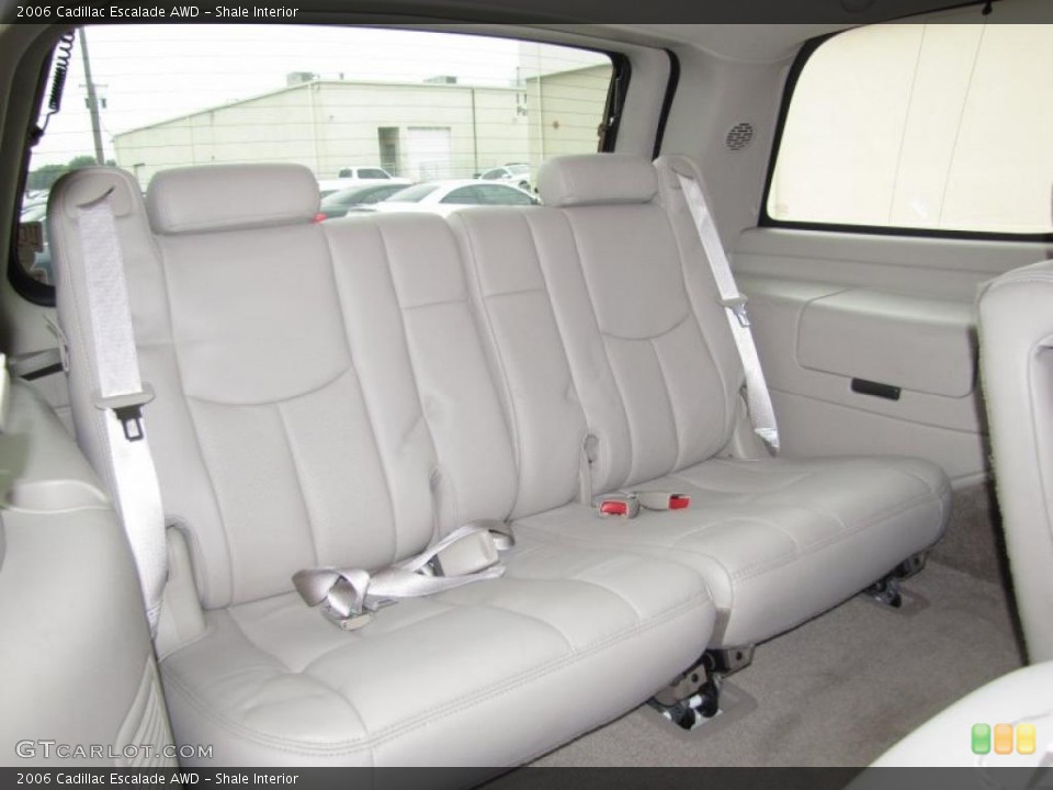 Shale Interior Photo for the 2006 Cadillac Escalade AWD #40346214