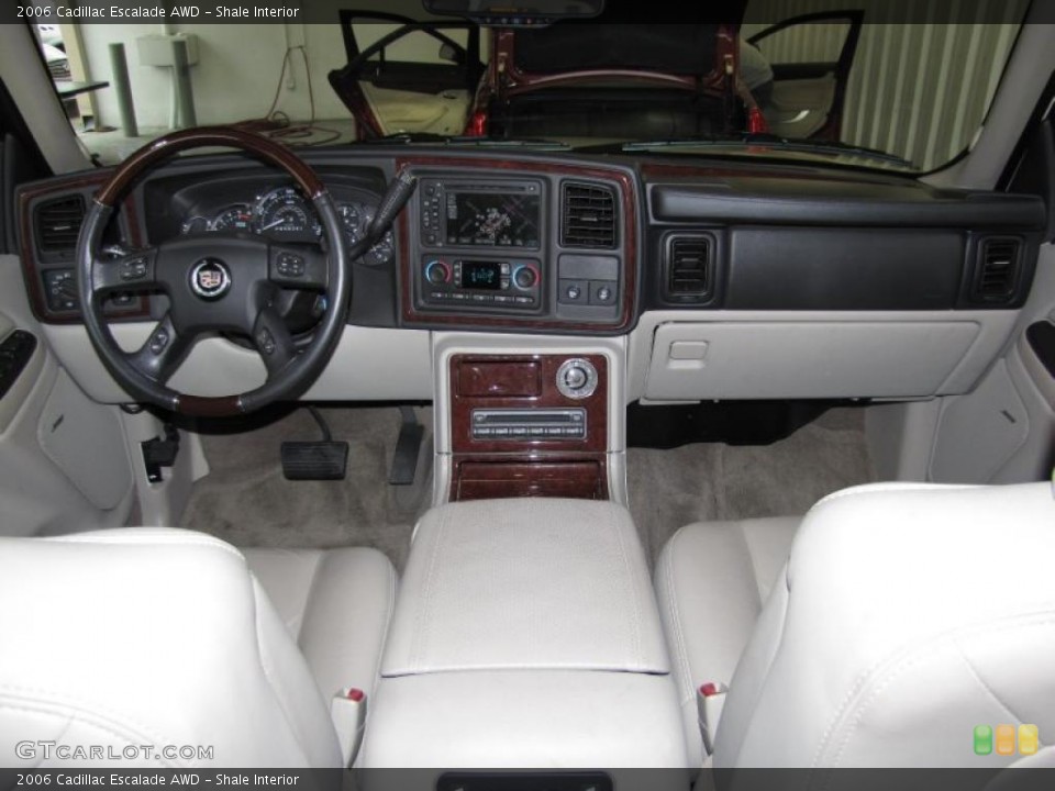 Shale Interior Dashboard for the 2006 Cadillac Escalade AWD #40346242