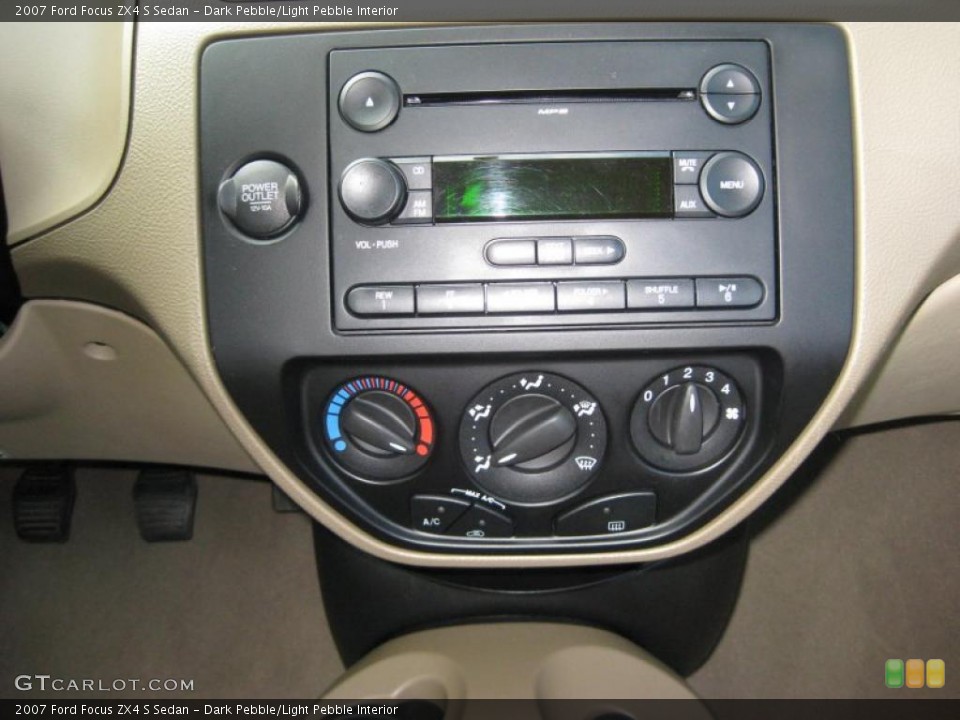 Dark Pebble/Light Pebble Interior Controls for the 2007 Ford Focus ZX4 S Sedan #40346510