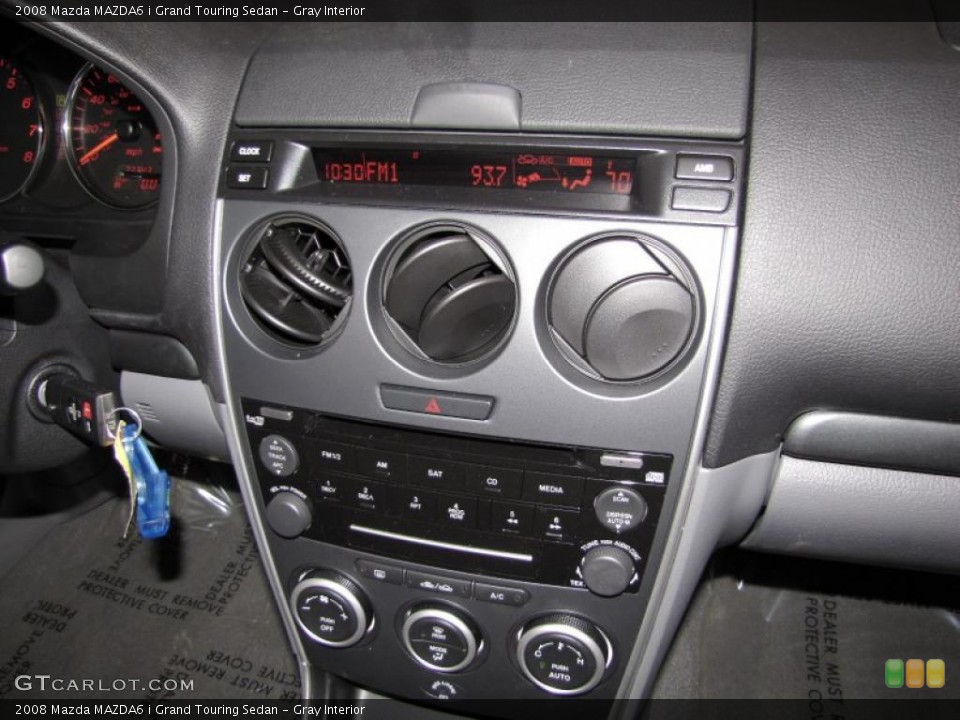 Gray Interior Controls for the 2008 Mazda MAZDA6 i Grand Touring Sedan #40346622