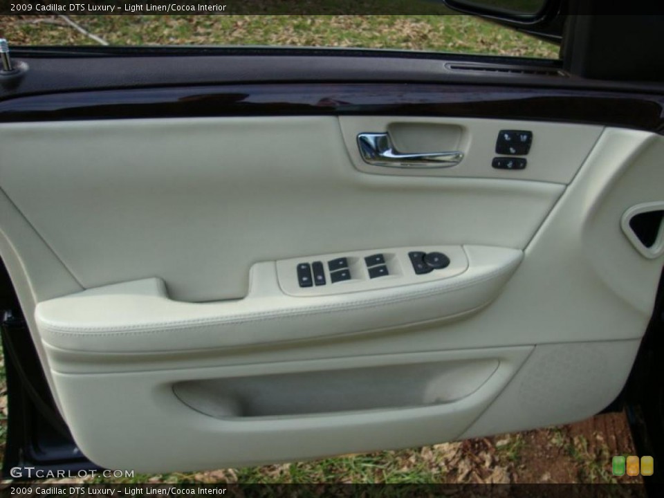 Light Linen/Cocoa Interior Door Panel for the 2009 Cadillac DTS Luxury #40346702
