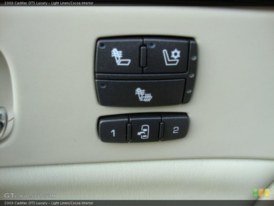 Light Linen/Cocoa Interior Controls for the 2009 Cadillac DTS Luxury #40346718
