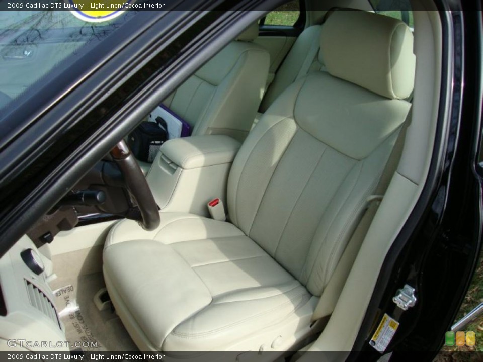 Light Linen/Cocoa Interior Photo for the 2009 Cadillac DTS Luxury #40346767