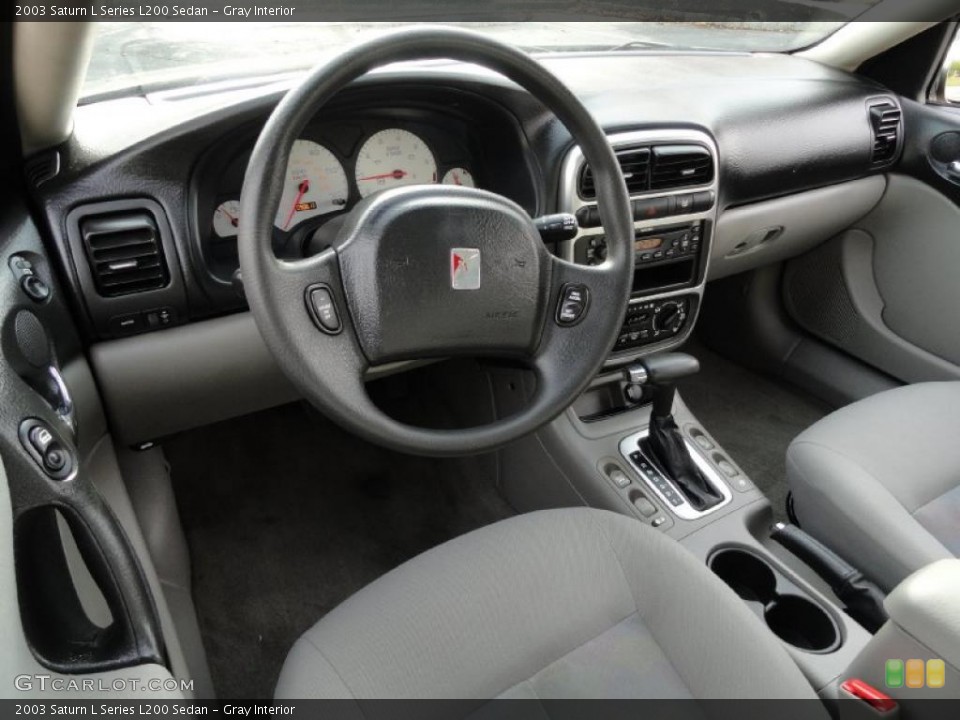 Gray Interior Photo for the 2003 Saturn L Series L200 Sedan #40348322