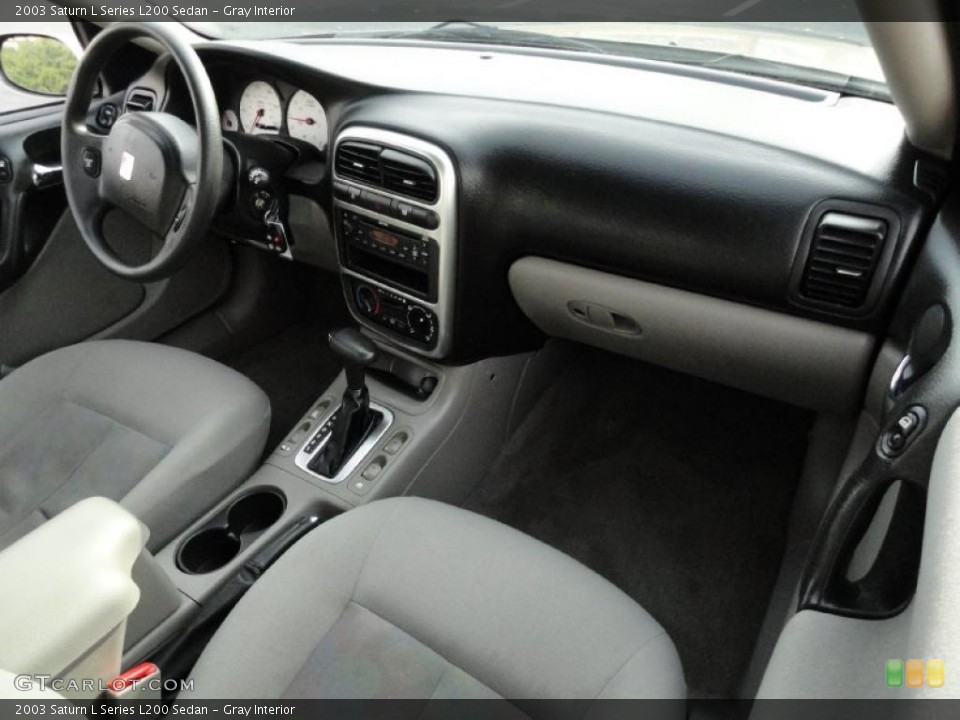 Gray Interior Photo for the 2003 Saturn L Series L200 Sedan #40348338