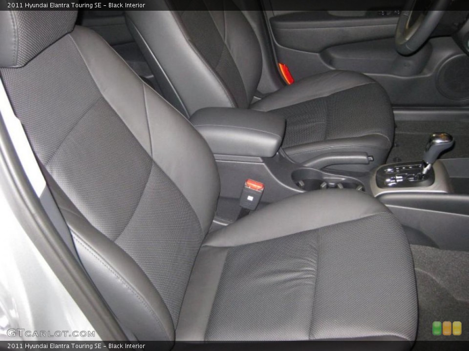 Black Interior Photo for the 2011 Hyundai Elantra Touring SE #40352598