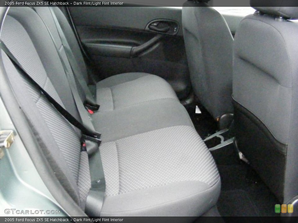 Dark Flint/Light Flint Interior Photo for the 2005 Ford Focus ZX5 SE Hatchback #40364333