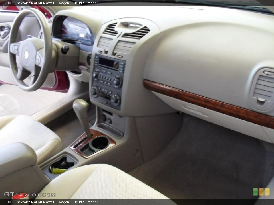 Neutral Interior Photo for the 2004 Chevrolet Malibu Maxx LT Wagon #40367485
