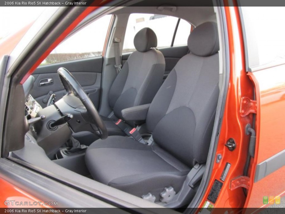 Gray Interior Photo for the 2006 Kia Rio Rio5 SX Hatchback #40368201