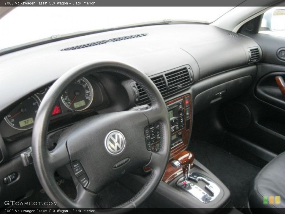 Black Interior Photo for the 2003 Volkswagen Passat GLX Wagon #40371053