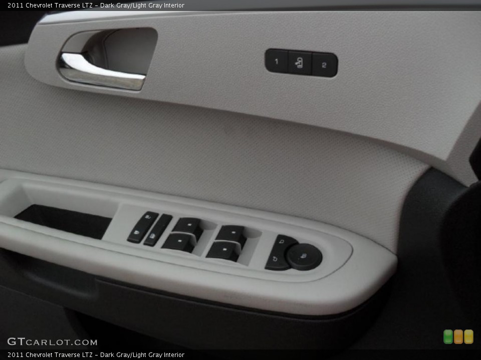 Dark Gray/Light Gray Interior Door Panel for the 2011 Chevrolet Traverse LTZ #40381141