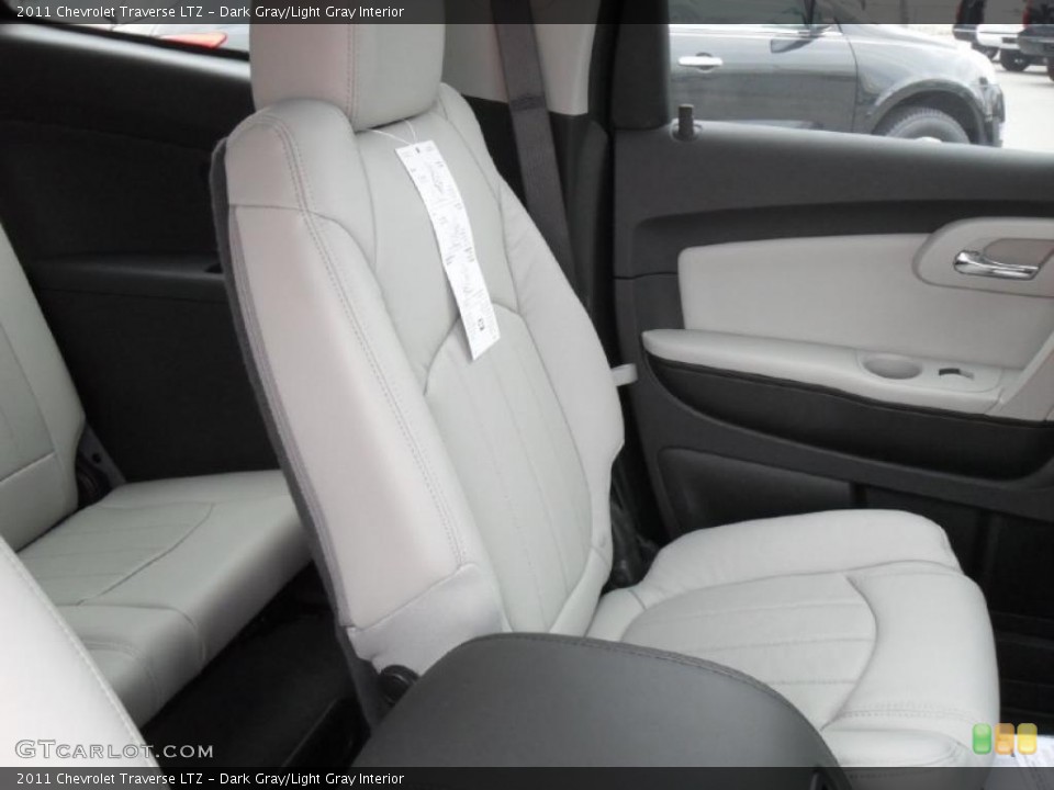 Dark Gray/Light Gray Interior Photo for the 2011 Chevrolet Traverse LTZ #40381365