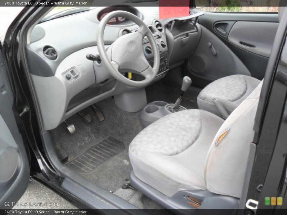 Warm Gray Interior Photo for the 2000 Toyota ECHO Sedan #40382273