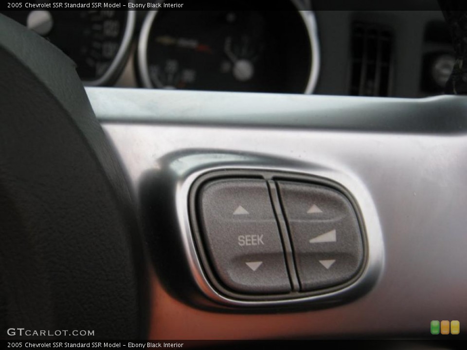 Ebony Black Interior Controls for the 2005 Chevrolet SSR  #40387445