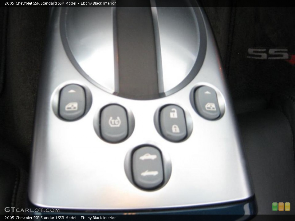 Ebony Black Interior Controls for the 2005 Chevrolet SSR  #40387569