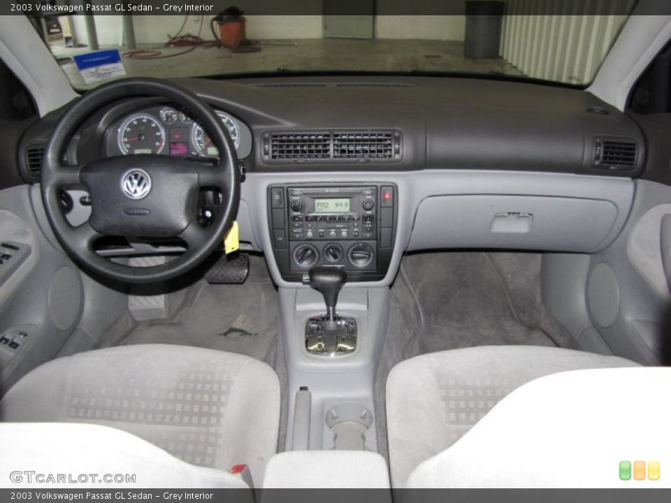 Grey Interior Dashboard for the 2003 Volkswagen Passat GL Sedan #40397829