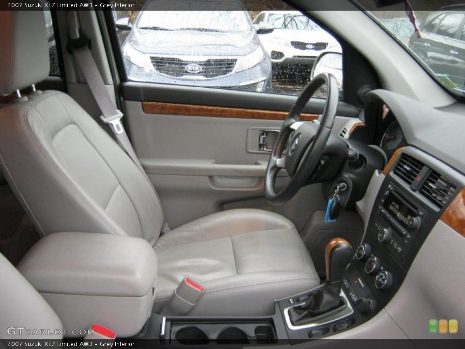 Grey Interior Photo for the 2007 Suzuki XL7 Limited AWD #40399897
