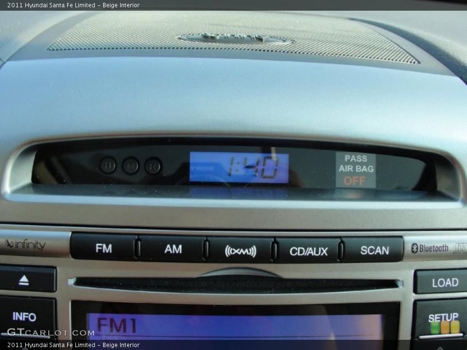 Beige Interior Controls for the 2011 Hyundai Santa Fe Limited #40401537